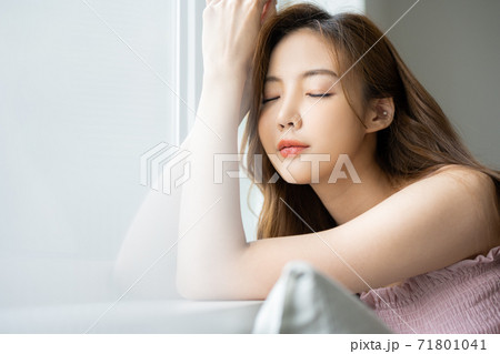 女性 女 女の子 71801041