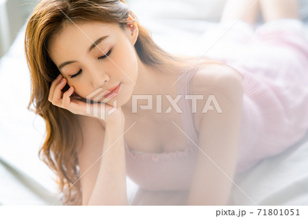 女性 女 女の子 71801051