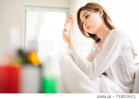 女性 女 女の子 71801611