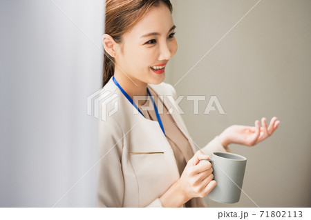 女性 女 女の子 71802113