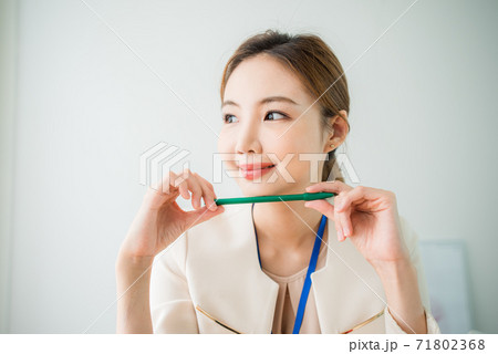 女性 女 女の子 71802368