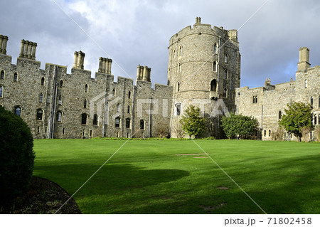 ウィンザー城、ヘンリー三世タワー 71802458