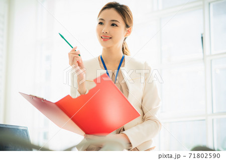 女性 女 女の子 71802590