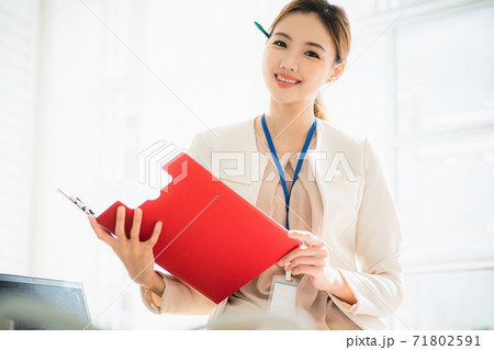 女性 女 女の子 71802591
