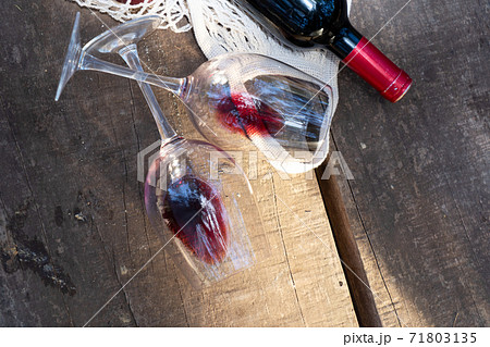 picnic with wine picnic with wine 71803135