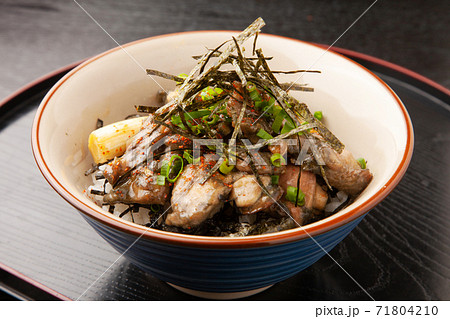 やきとり丼 71804210