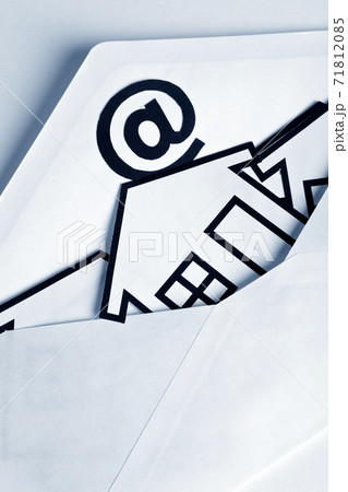 E-Mail and Home Symbol E-Mail and Home Symbol 71812085