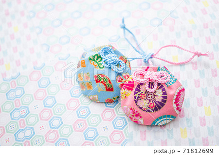 縁結びのお守り　イメージ素材 71812699