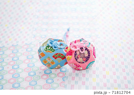 縁結びのお守り イメージ素材 縁結びのお守り イメージ素材 71812704