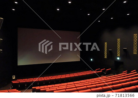 映画館　シアター　劇場　ホール 71813566
