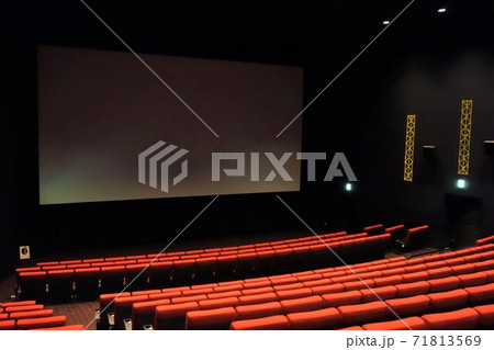 映画館　シアター　劇場　ホール 71813569