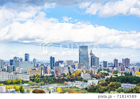 ゆく秋の仙台市全景 71814589