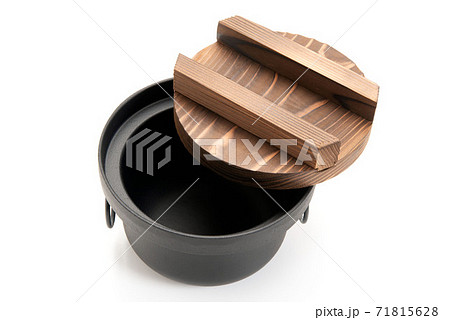 炊飯用の鉄釜 71815628