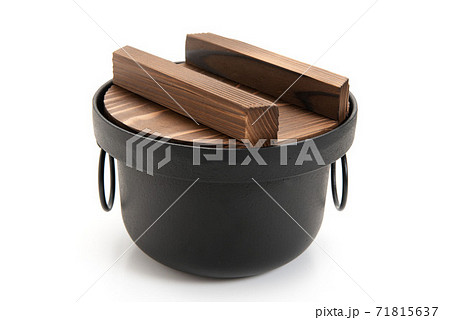 炊飯用の鉄釜 71815637