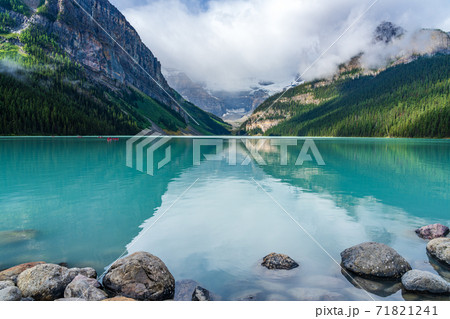 Lake Louise in summer sunny day morning. Blue...の写真素材 [71821241] - PIXTA