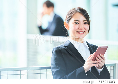 若い ビジネスウーマン 71821603