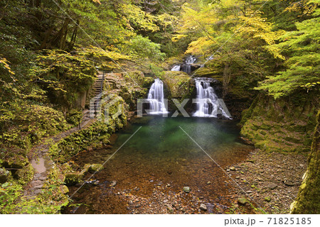 赤目四十八滝 荷担滝(三重県名張市赤目町) 赤目四十八滝 荷担滝(三重県名張市赤目町) 71825185