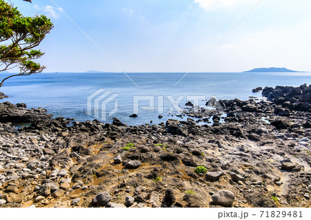鐙瀬(あぶんぜ)溶岩海岸　【長崎県五島市】 71829481