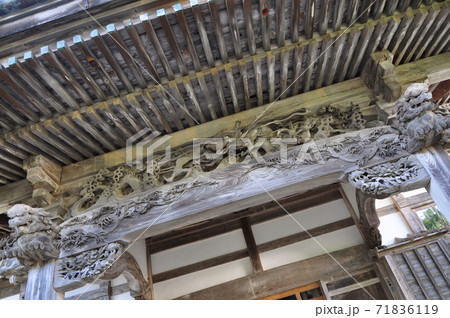 龍雲院の本堂の彫刻:北海道松前町 龍雲院の本堂の彫刻:北海道松前町 71836119