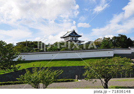 松前城の天守：北海道松前町 71836148