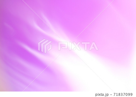 紫色系抽象的背景 緩やかな流れ 紫色系抽象的背景 緩やかな流れ 71837099