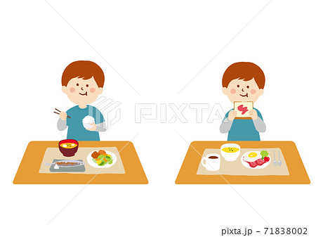 食事をする男の子 食事をする男の子 71838002