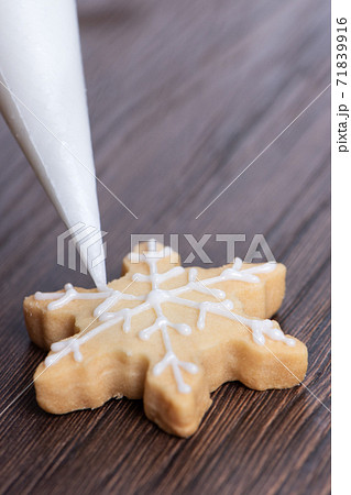 ビスケット クッキー クラッカー 71839916