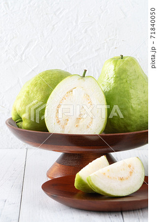 グアバ フルーツ 果物 71840050