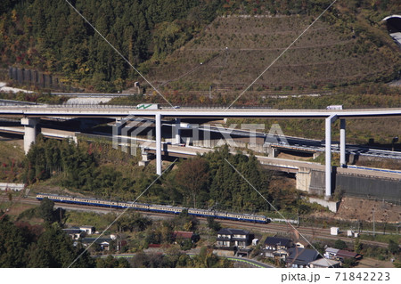 裏高尾を行く中央本線115系電車 裏高尾を行く中央本線115系電車 71842223