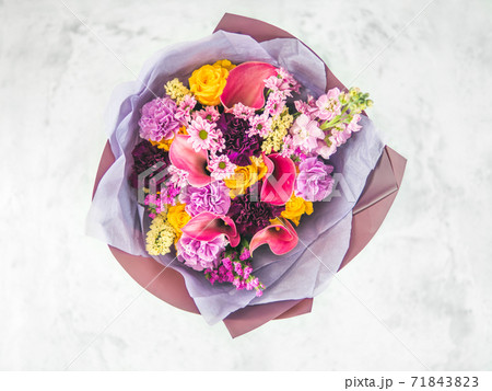Extreme close up lilac bouquet with calla Extreme close up lilac bouquet with calla 71843823