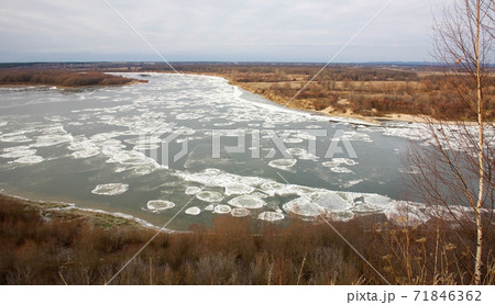 Autumn drift of ice on the Oka River in the city of Pavlovo in Nizhny Novgorod Region Autumn drift of ice on the Oka River in the city of Pavlovo in Nizhny Novgorod Region 71846362