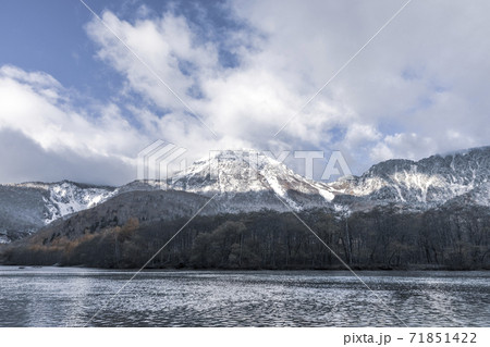 秋の上高地, 大正池 (長野県松本市) 秋の上高地, 大正池 (長野県松本市) 71851422