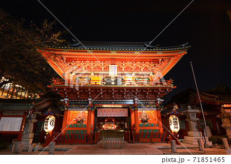 夜の神田明神隨神門 71851465