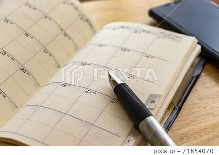 手帳のカレンダーでスケジュール管理 71854070