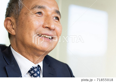 ミドル〜シニアの社長、経営者イメージ 71855018