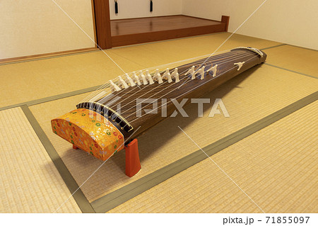 和室とお琴 71855097