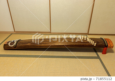 伝統的な和楽器・箏 71855112