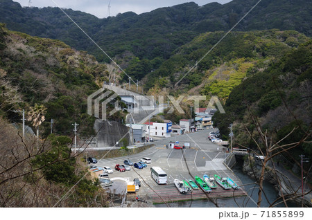 伊豆半島の南端・石廊崎の漁港 伊豆半島の南端・石廊崎の漁港 71855899