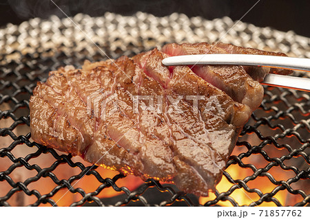 国産和牛の炭火焼肉 国産和牛の炭火焼肉 71857762