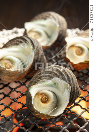 サザエの壺焼き サザエの壺焼き 71857811