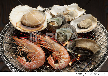 浜焼き(海老、サザエ、ホタテ、アワビ、牡蠣)七輪炭焼き 浜焼き(海老、サザエ、ホタテ、アワビ、牡蠣)七輪炭焼き 71857823