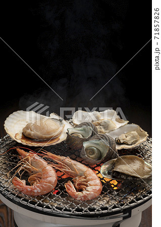 浜焼き(海老、サザエ、ホタテ、アワビ、牡蠣)七輪炭焼き 浜焼き(海老、サザエ、ホタテ、アワビ、牡蠣)七輪炭焼き 71857826