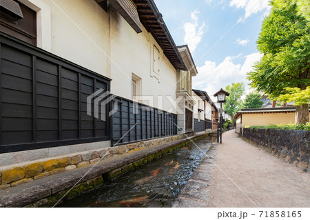 飛騨古川 瀬戸川と白壁土蔵街 飛騨古川 瀬戸川と白壁土蔵街 71858165