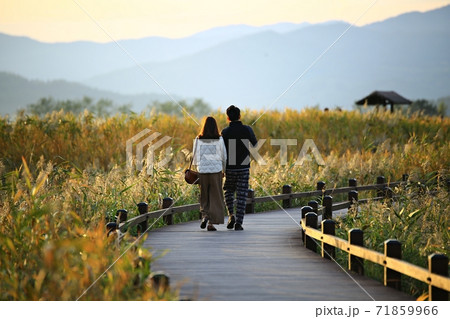 夕焼け 日没 夕暮れ 71859966