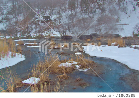 日光湯元温泉・真冬の湯ノ平湿原 71860589