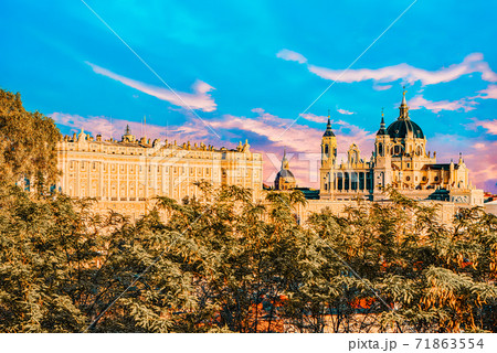 Panorama view on Royal Palace (Palacio Real) in the capital of S Panorama view on Royal Palace (Palacio Real) in the capital of S 71863554