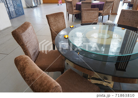 パーティ用の円卓 パーティ用の円卓 71863810