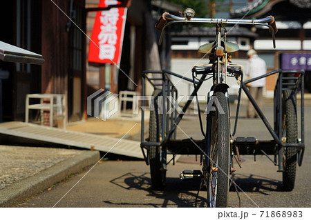 レトロな自転車の写真素材 [71868983] - PIXTA