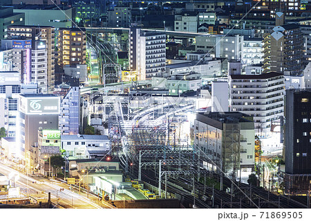 大阪　十三　都市景観　夜景　　　　 71869505