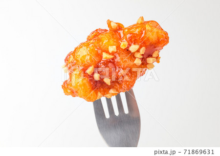 鶏 鶏肉 ピーナッツ 71869631